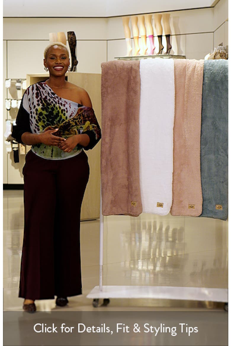 Sage Plush Throw Blanket video