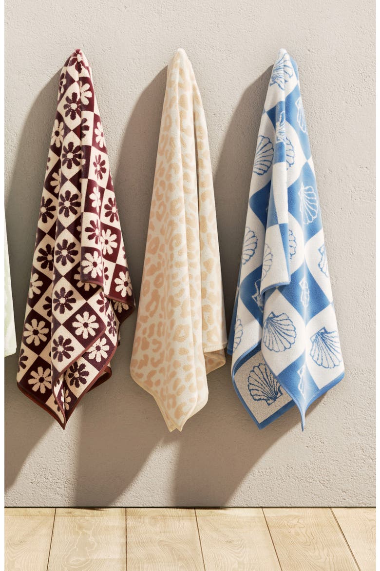 Oversize Beach Towel, Alternate, color, DARK TAN / IVORY LEOPARD