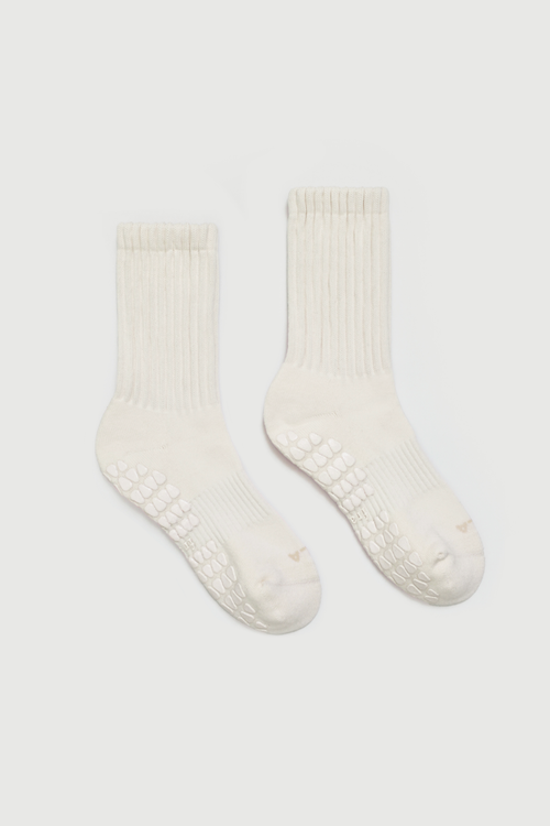 Fraise Ivory Slouch Grip Socks In White