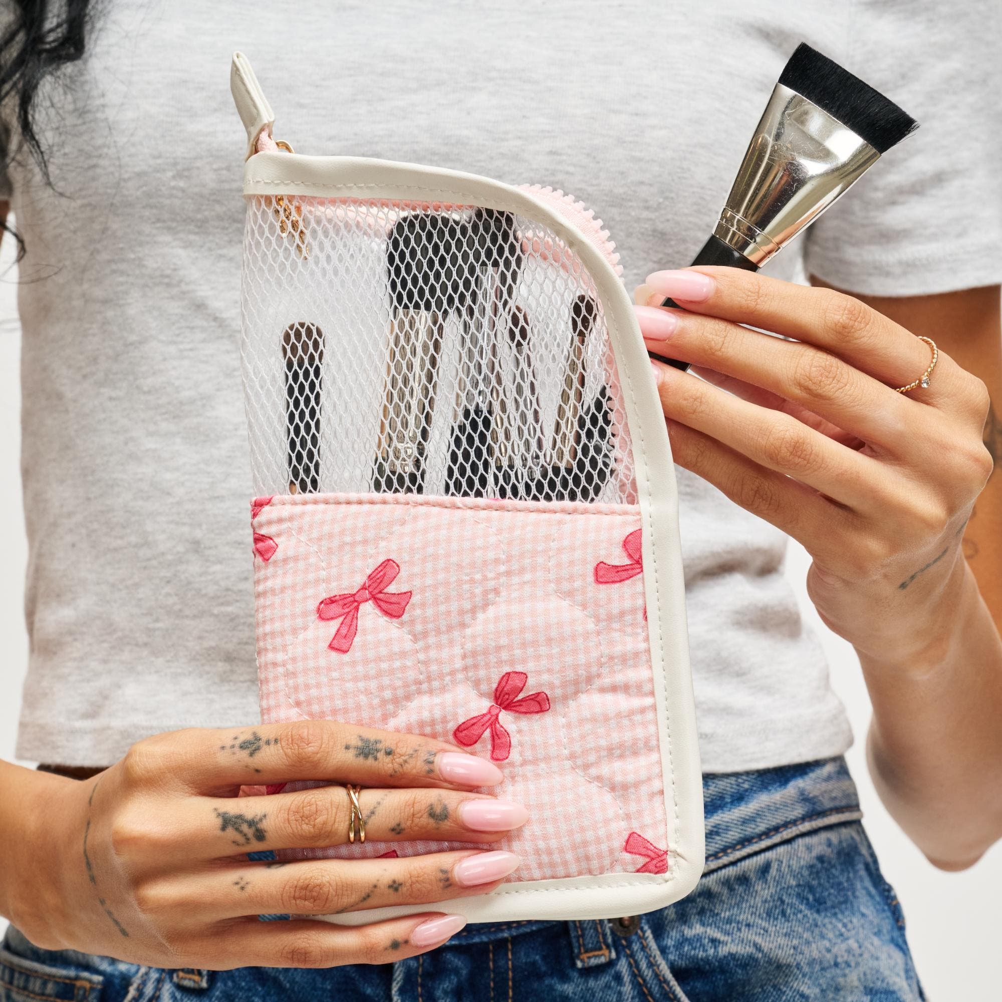 URBAN EXPRESSIONS HANDBAGS Makeup MVP Brush Holder, Main, color, Pink Bow