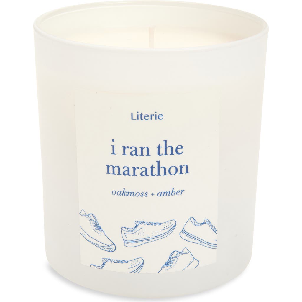 Literie I Ran The Marathon Scented Candle In White