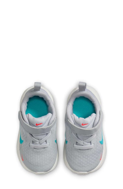 Nike Revolution 7 Sneaker