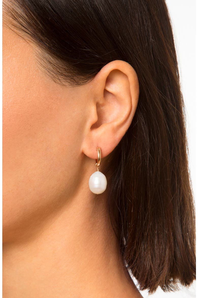Freshwater Pearl Huggie Hoop Earrings, Alternate, color, YELLOW GOLD/ PEARL