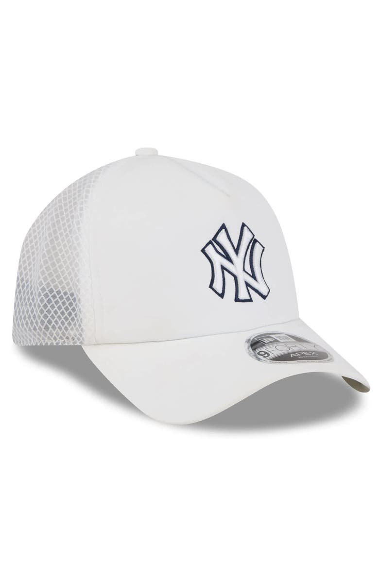 New Era Men's New Era White New York Yankees 2026 Batting Practice Apex 9FORTY Adjustable Trucker Hat, Alternate, color, White