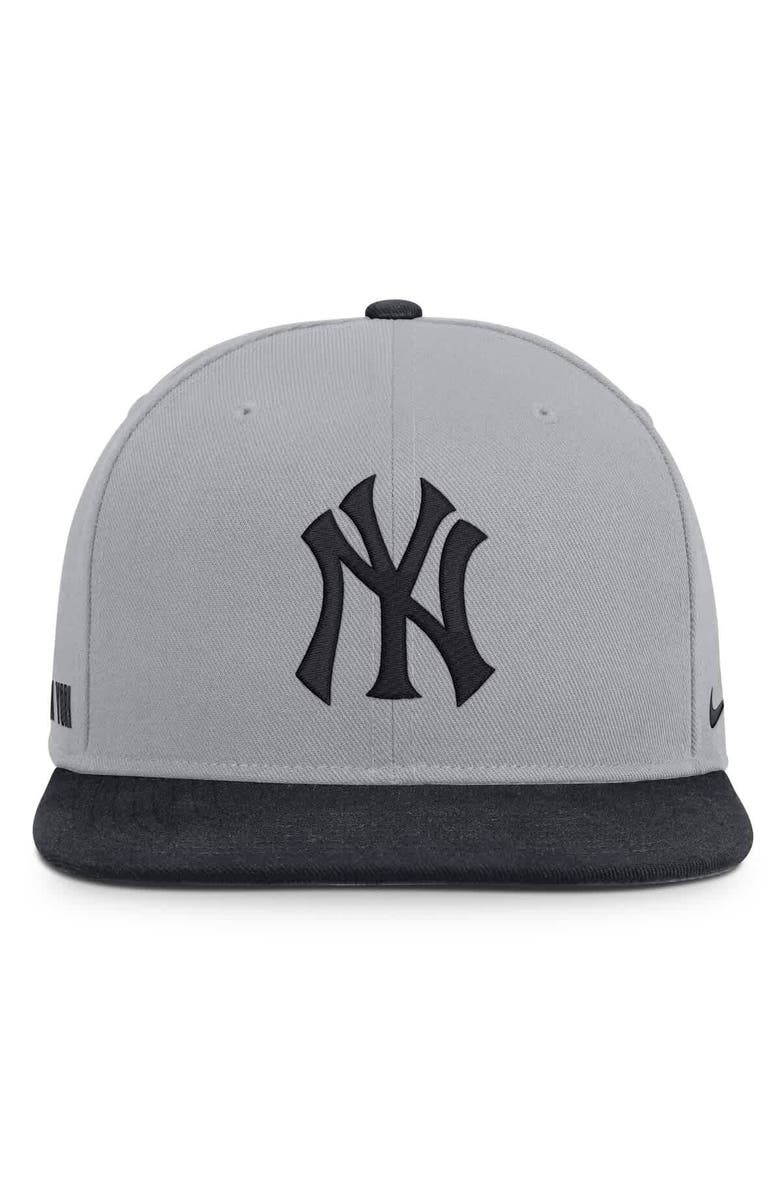 Nike Men's Nike Gray/Navy New York Yankees Primetime Pro Dri-FIT Snapback Hat, Alternate, color, Gray