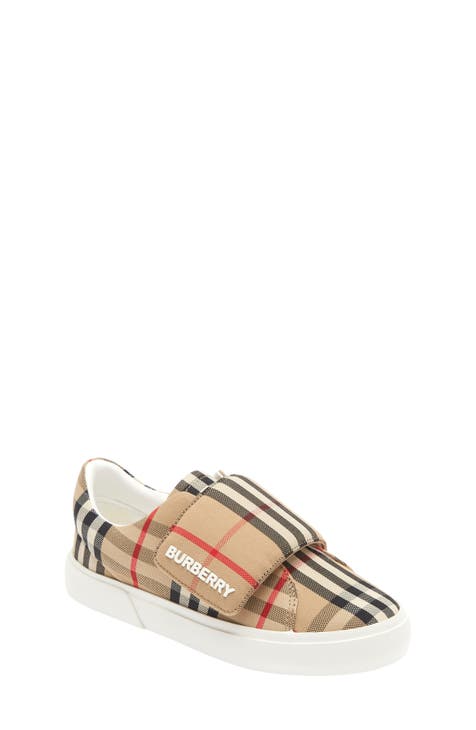 Burberry deals kids shoes