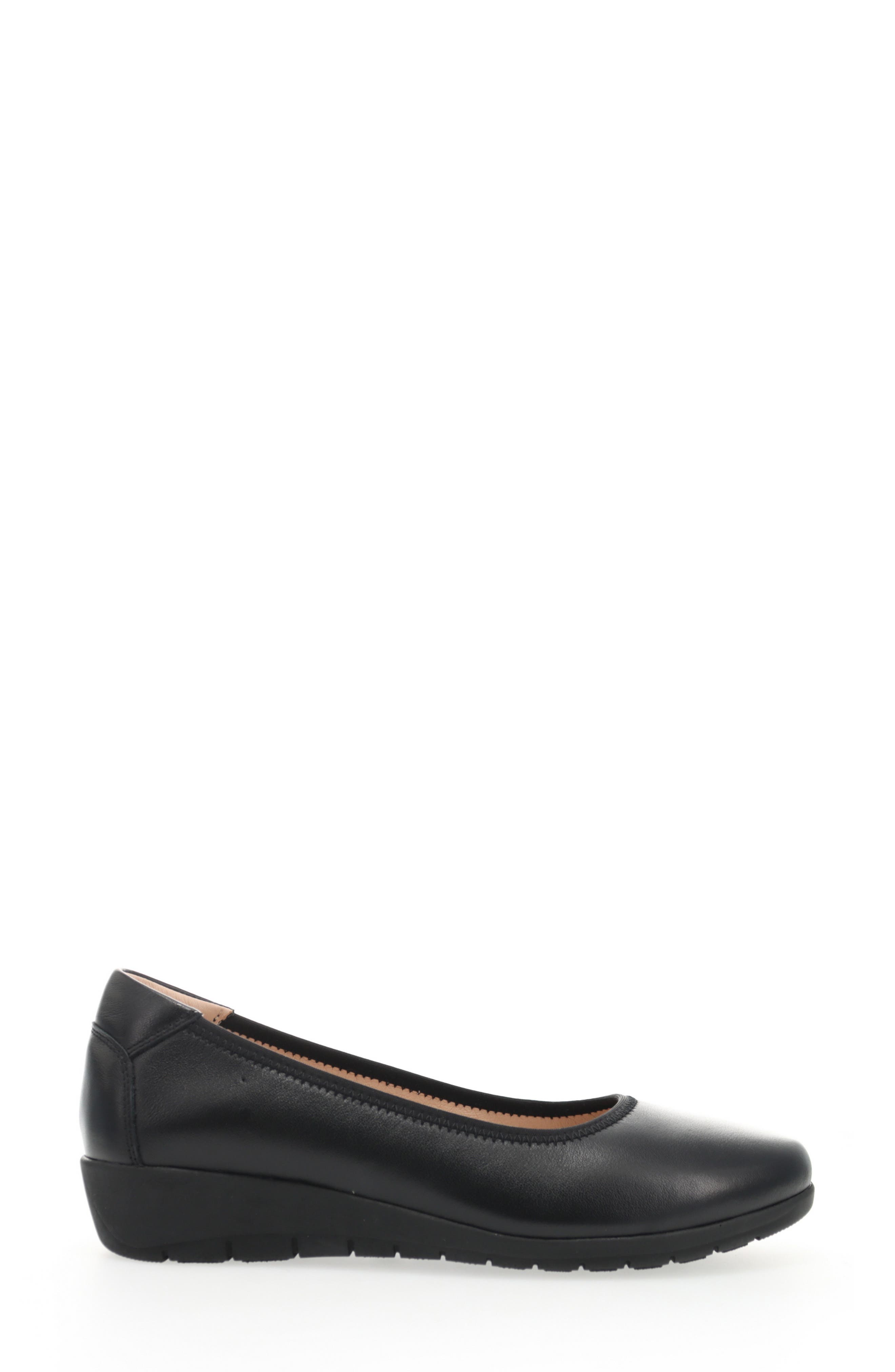 Propét Yara Wedge Slip-On, Alternate, color, Black