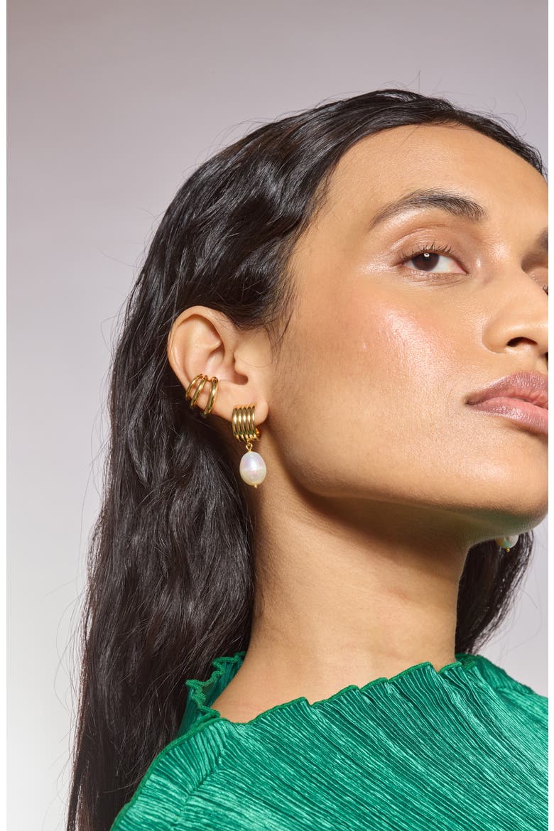 Ridge Freshwater Pearl Hoop Earrings, Alternate, color, GOLD