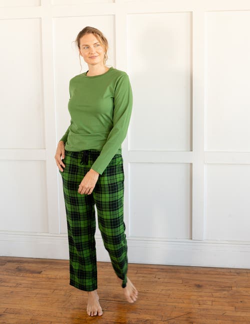 Leveret Cotton Top & Flannel Pants Printed Holiday Pajama Set In Green