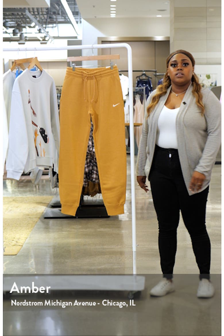 Sportswear Phoenix Fleece Mid Rise Joggers video