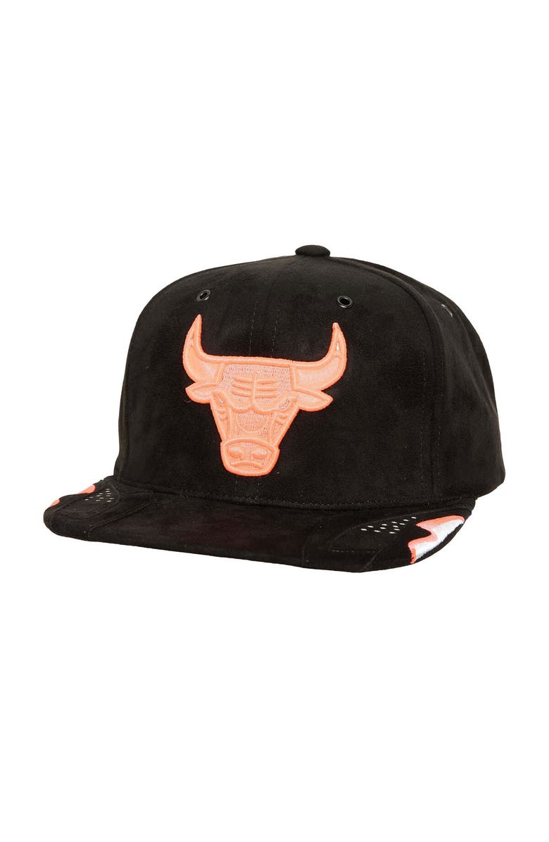 Mitchell & Ness Men's Mitchell & Ness Black Chicago Bulls Day 6 Snapback Hat, Main, color, Black