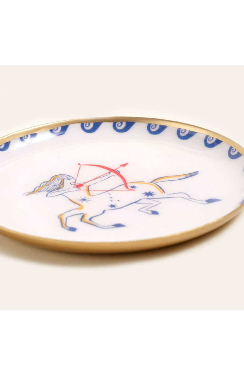 Zsa Zsa Zsu Agra Mythos Archer Patterned Round Metal Decorative Tray Set Of 4, Alternate, color, White