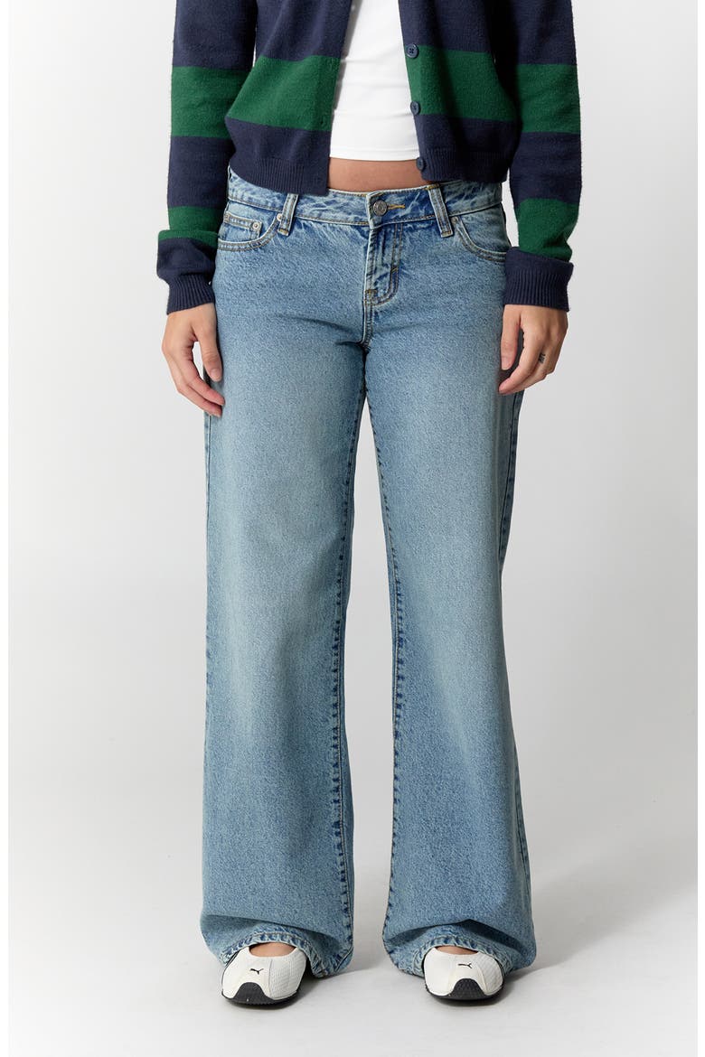 Zoe Low Rise Girlfriend Wide Leg Jeans, Alternate, color, MEDIUM INDIGO