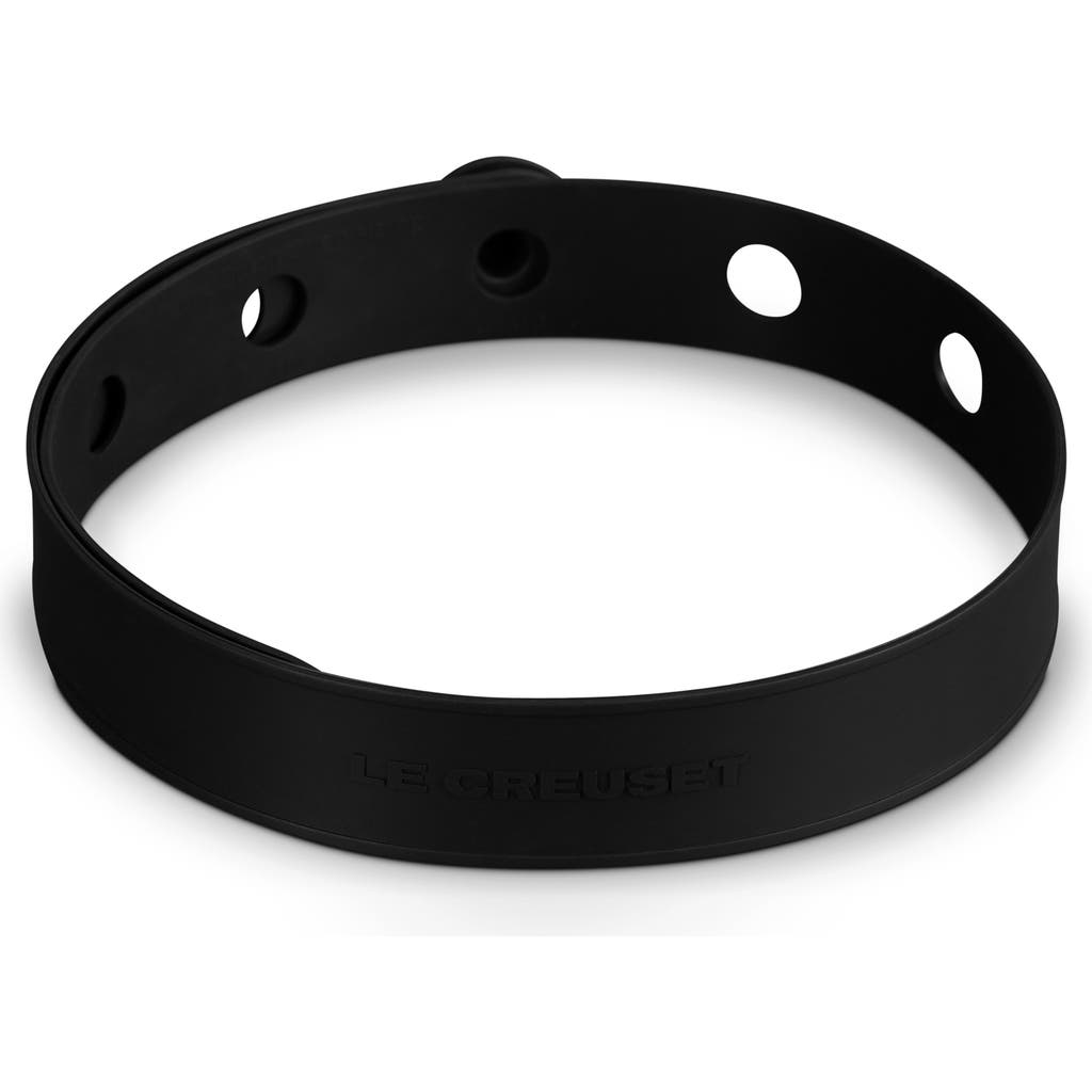 Le Creuset Silicone Round Dutch Oven Travel Latch In Black