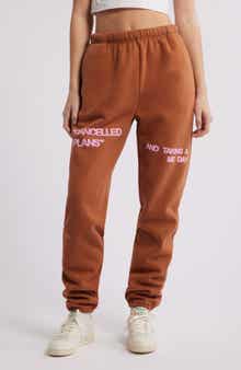 THE MAYFAIR GROUP Me Day Fleece Graphic Joggers