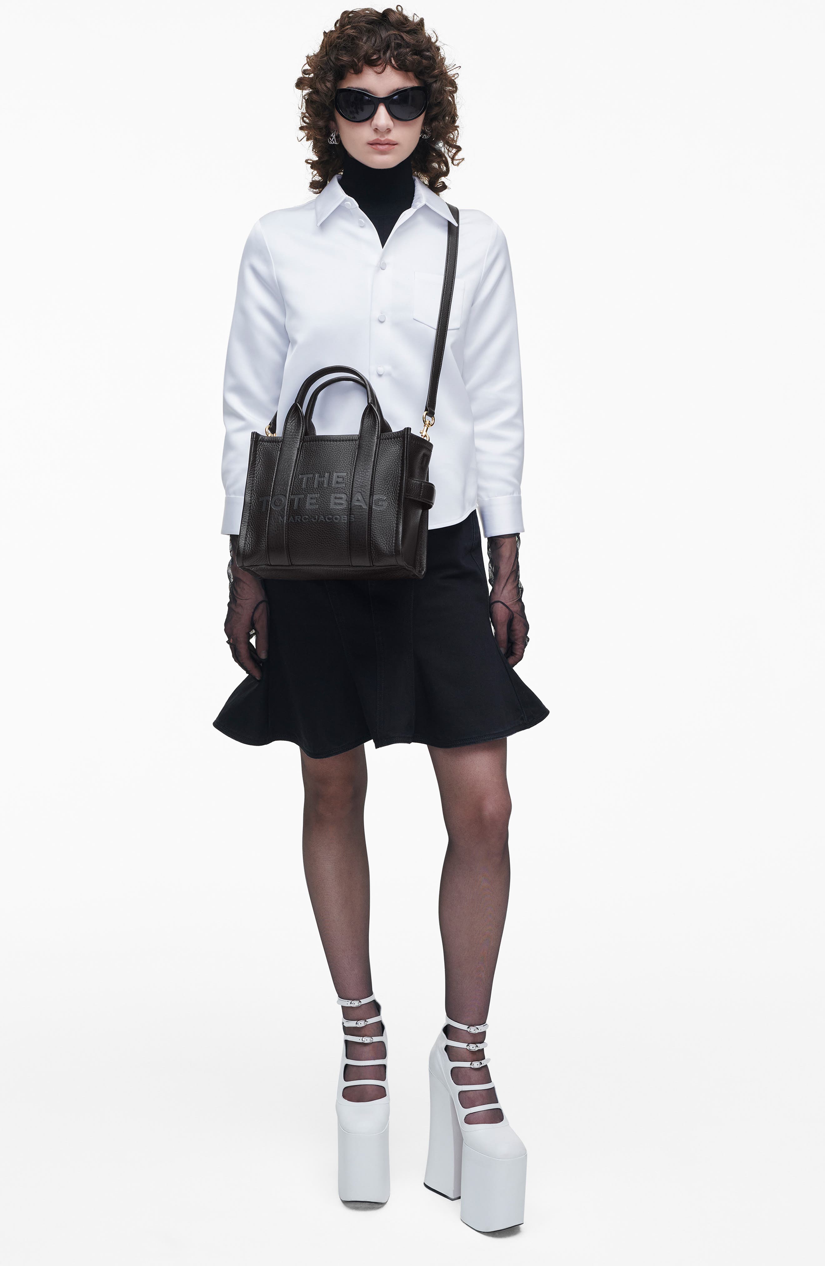 Marc Jacobs The Leather Small Tote Bag, Alternate, color, Black