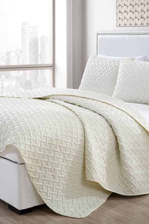 Full/Queen Nina Embossed Quilt - Ivory