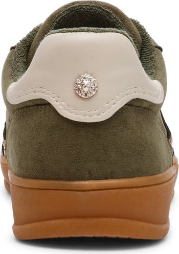 Voyage Sneaker