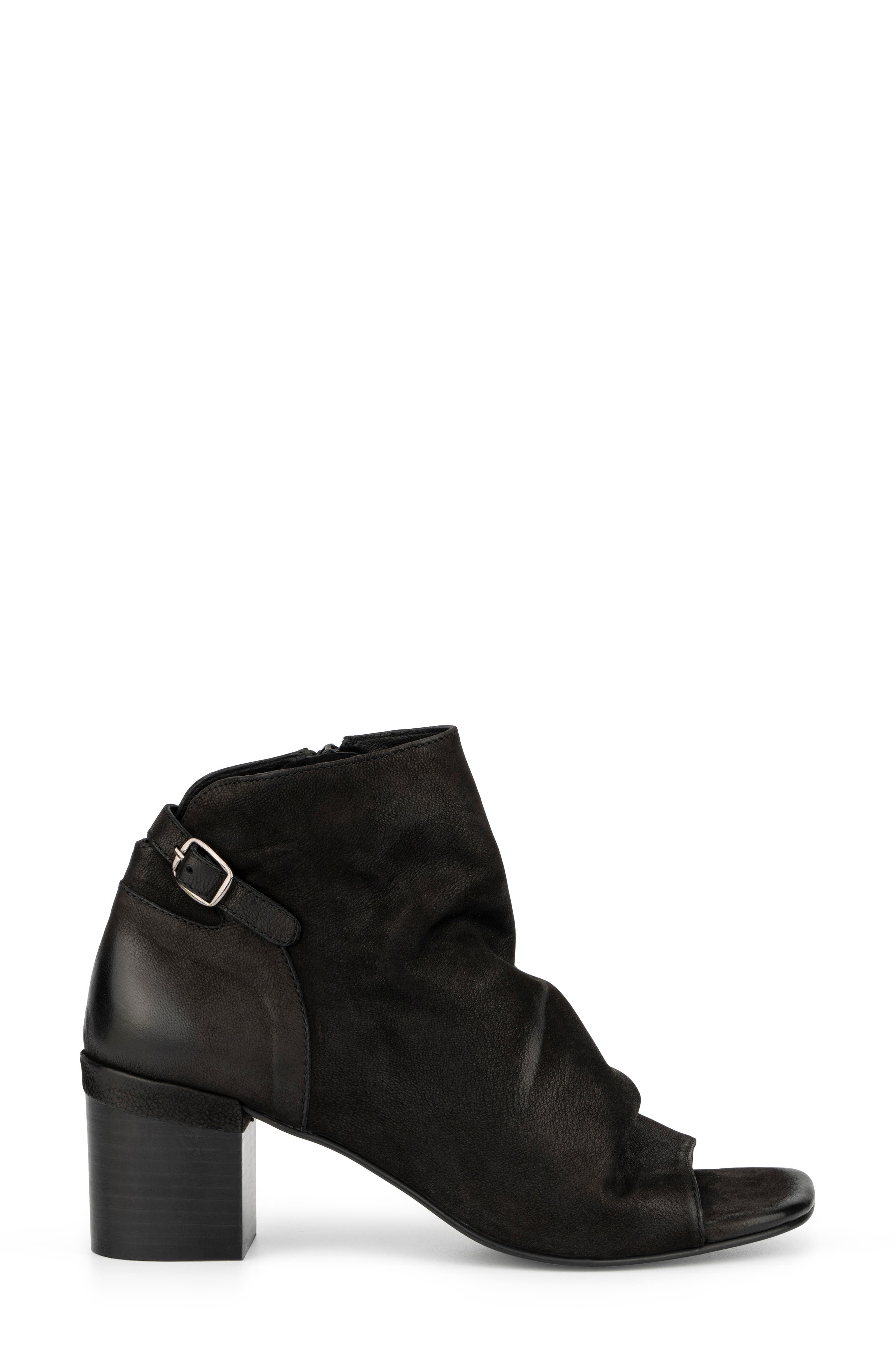 VINTAGE FOUNDRY Sabrina Leather Block Heel Bootie, Alternate, color, 