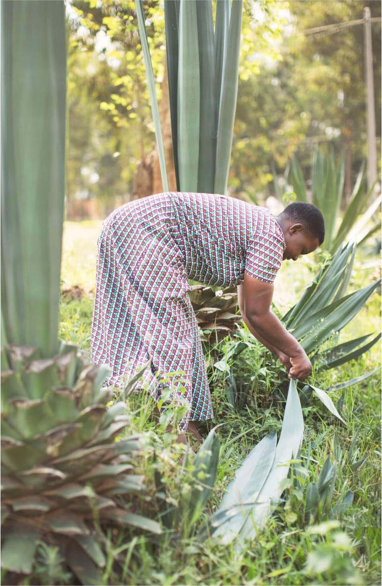 indego africa Akeza Placemat in White, Alternate, color, Cream And Natural