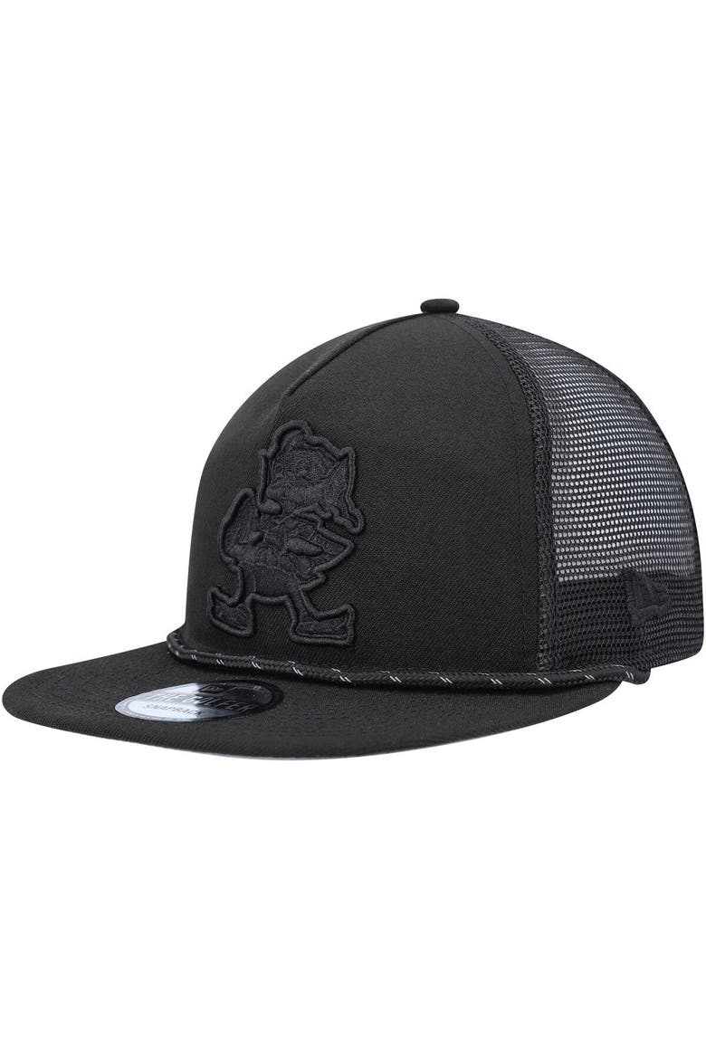 Men's New Era Black Cleveland Browns Illumination Golfer Snapback Trucker Hat, Main, color, Black