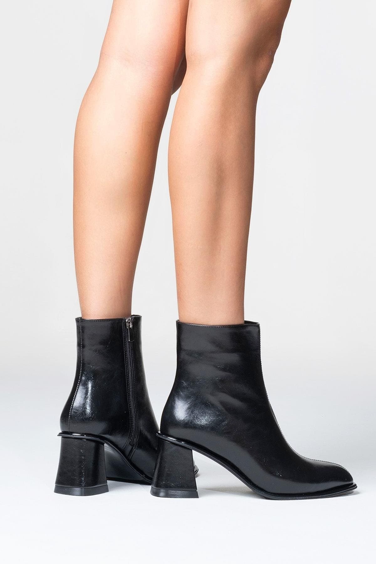 Prologue Shoes Maura Block Heel Boot, Alternate, color, Black Faux Leather