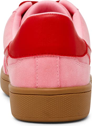Voyage Sneaker