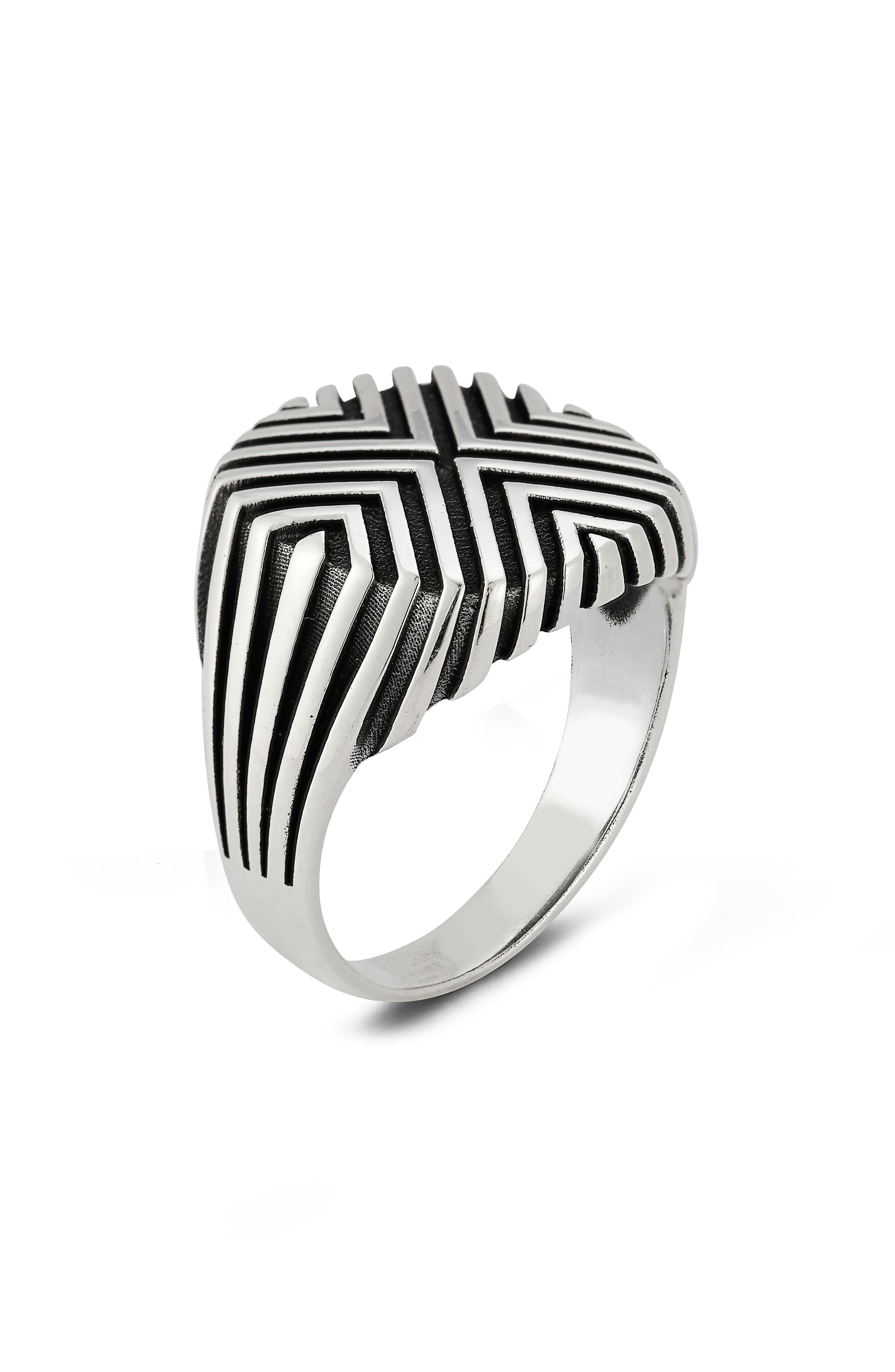 Yield of Men Men's 'X' Textured Signet Ring