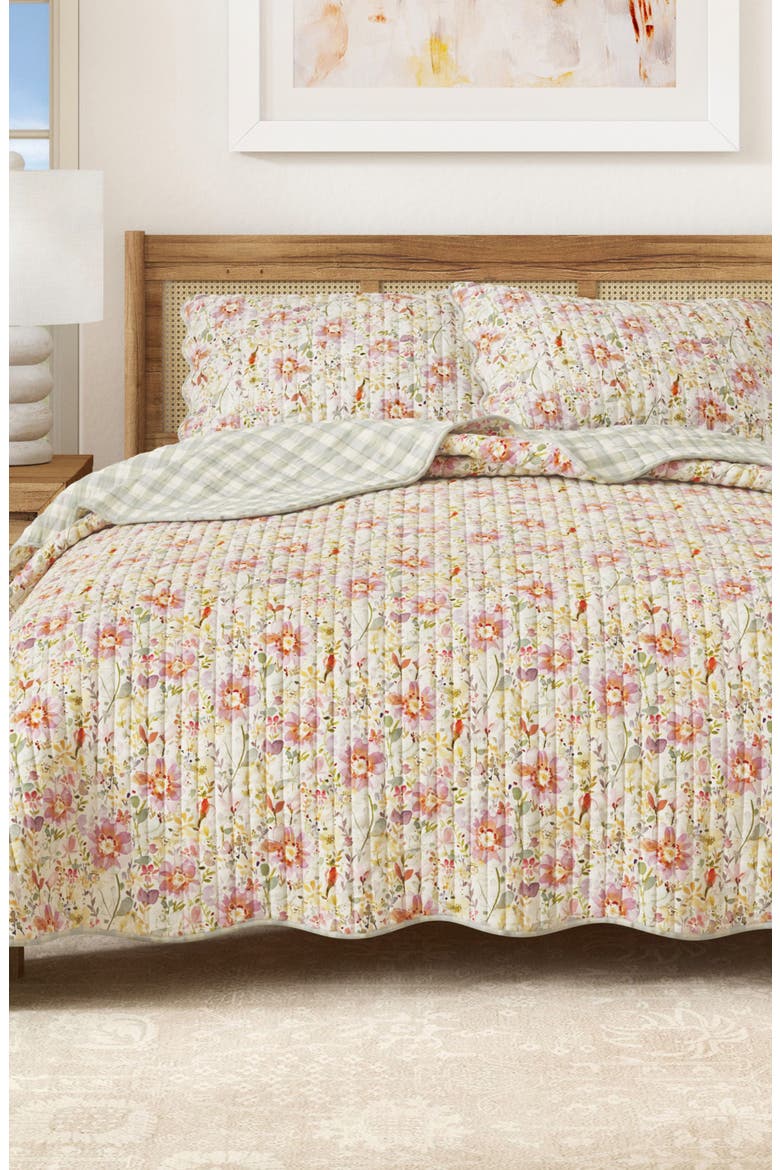 Floral Lattice Scalloped Quilt, Alternate, color, GARDEN BLOOMS