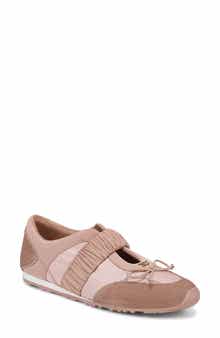 Nara Mesh Sneaker