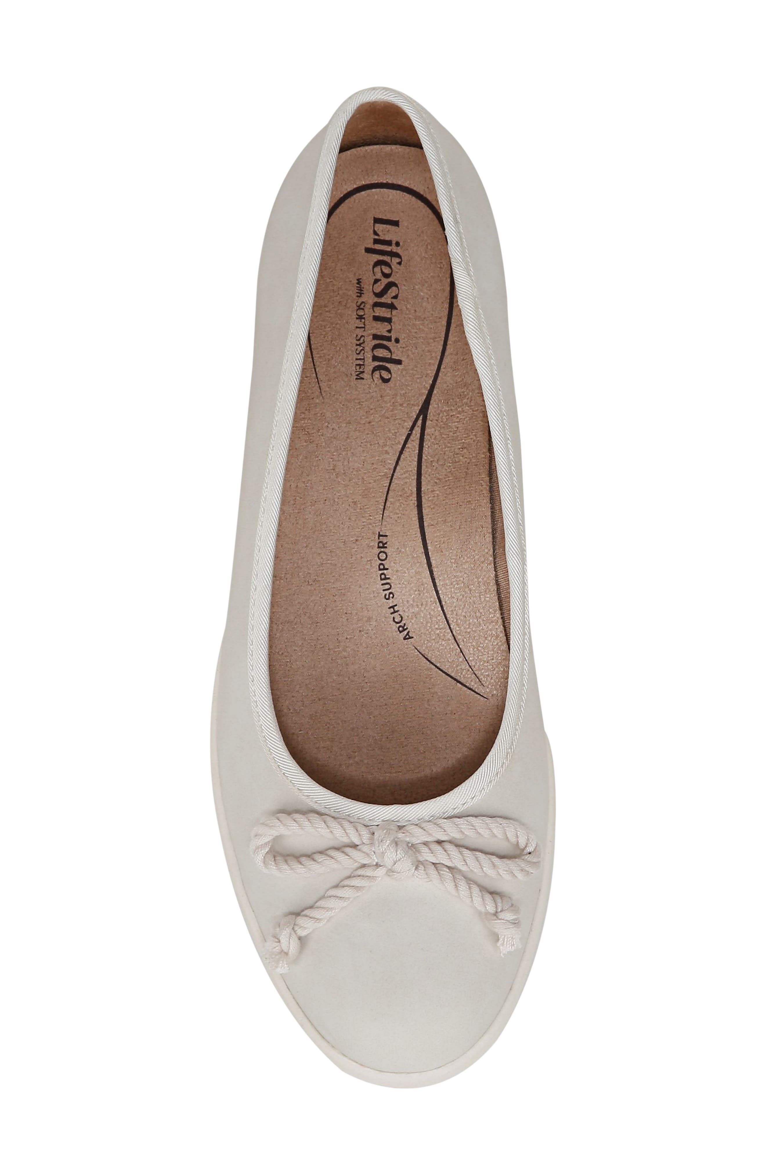 Maura Flat, Alternate, color, CLOUD WHITE