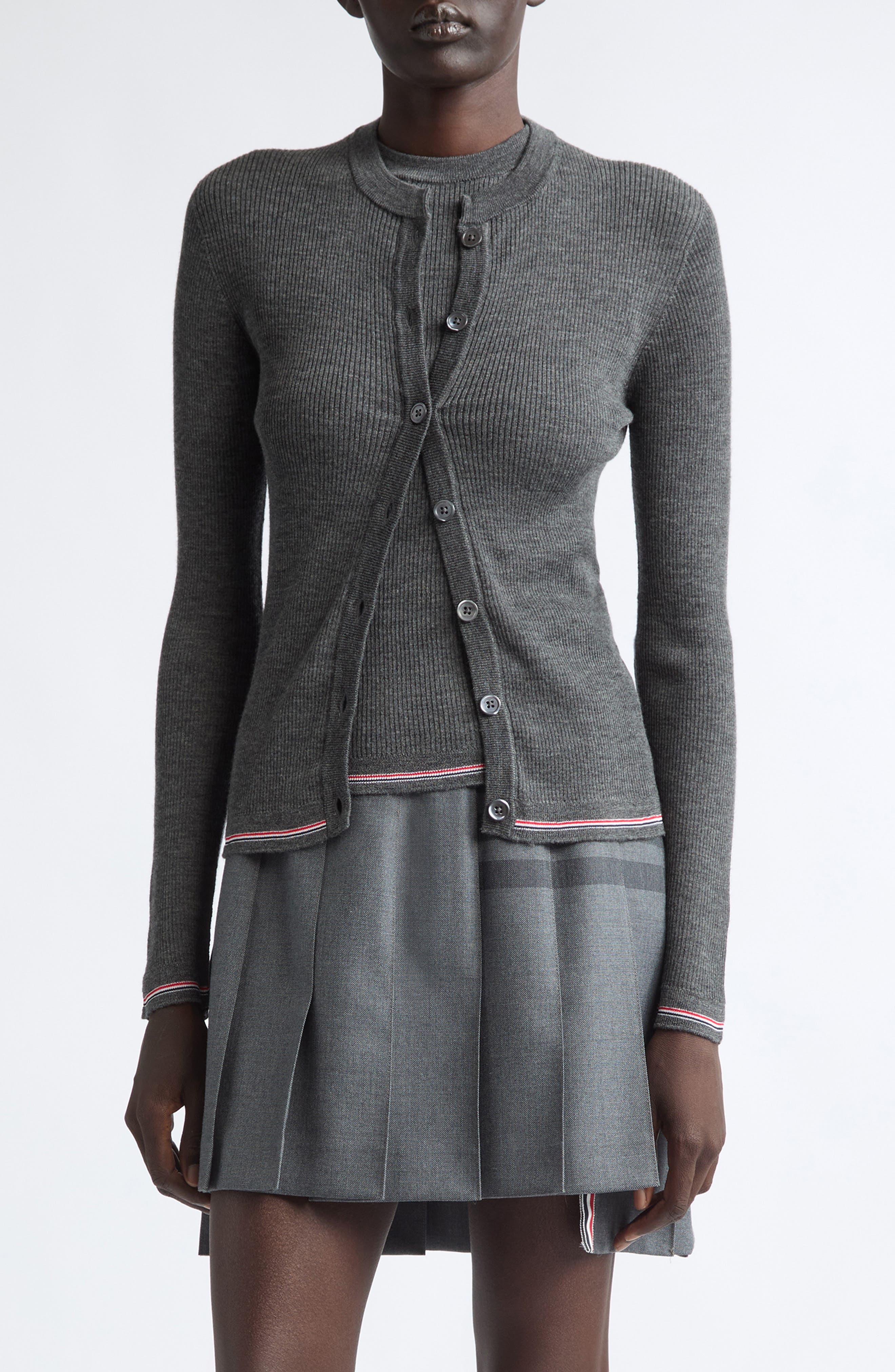 MEDIUM GREY
