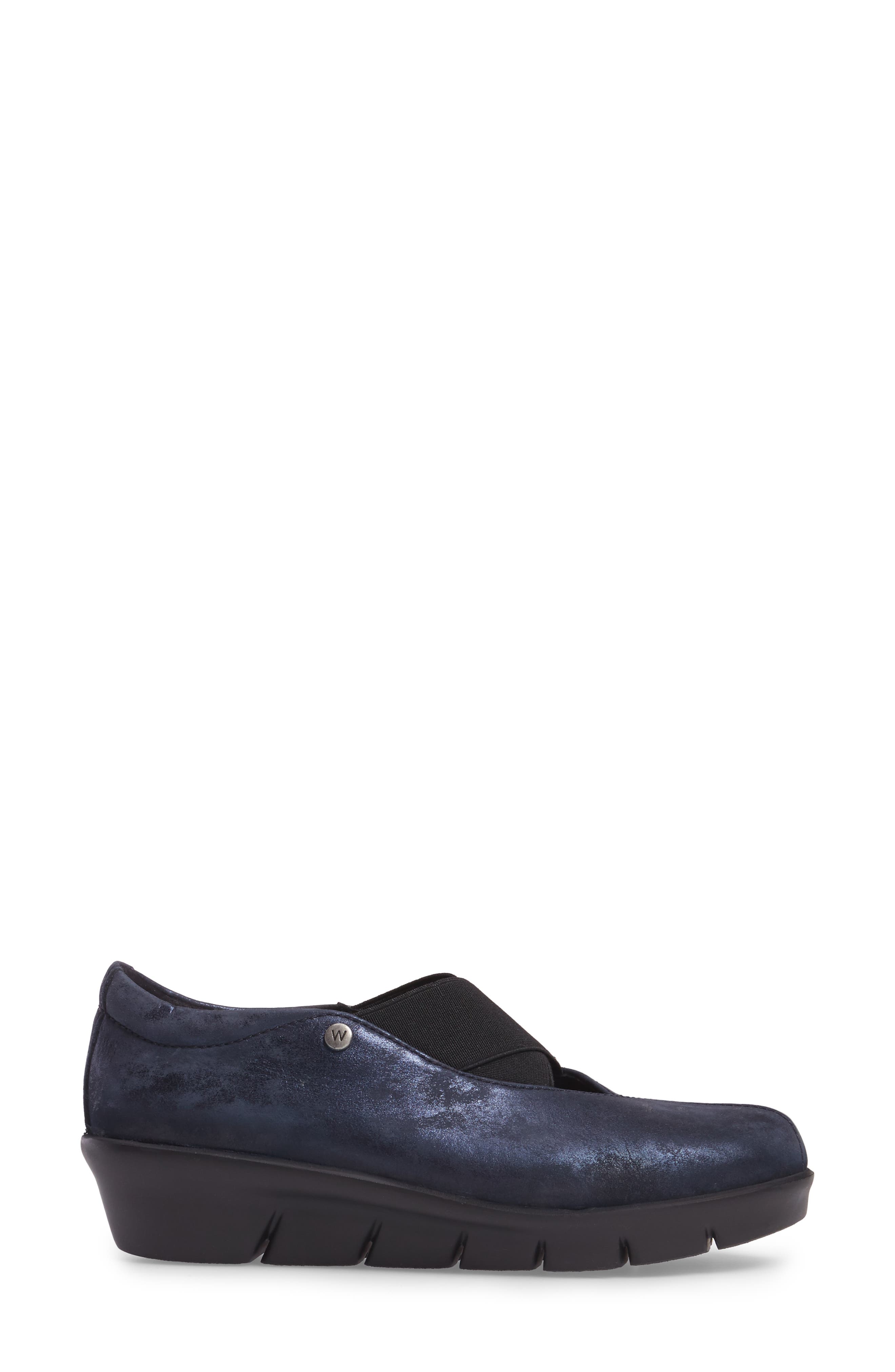 Cursa Slip-On Sneaker, Alternate, color, NAVY LEATHER