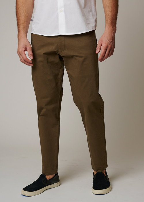 Leisure Lab Stretch Cotton Chino Pant In Kelp