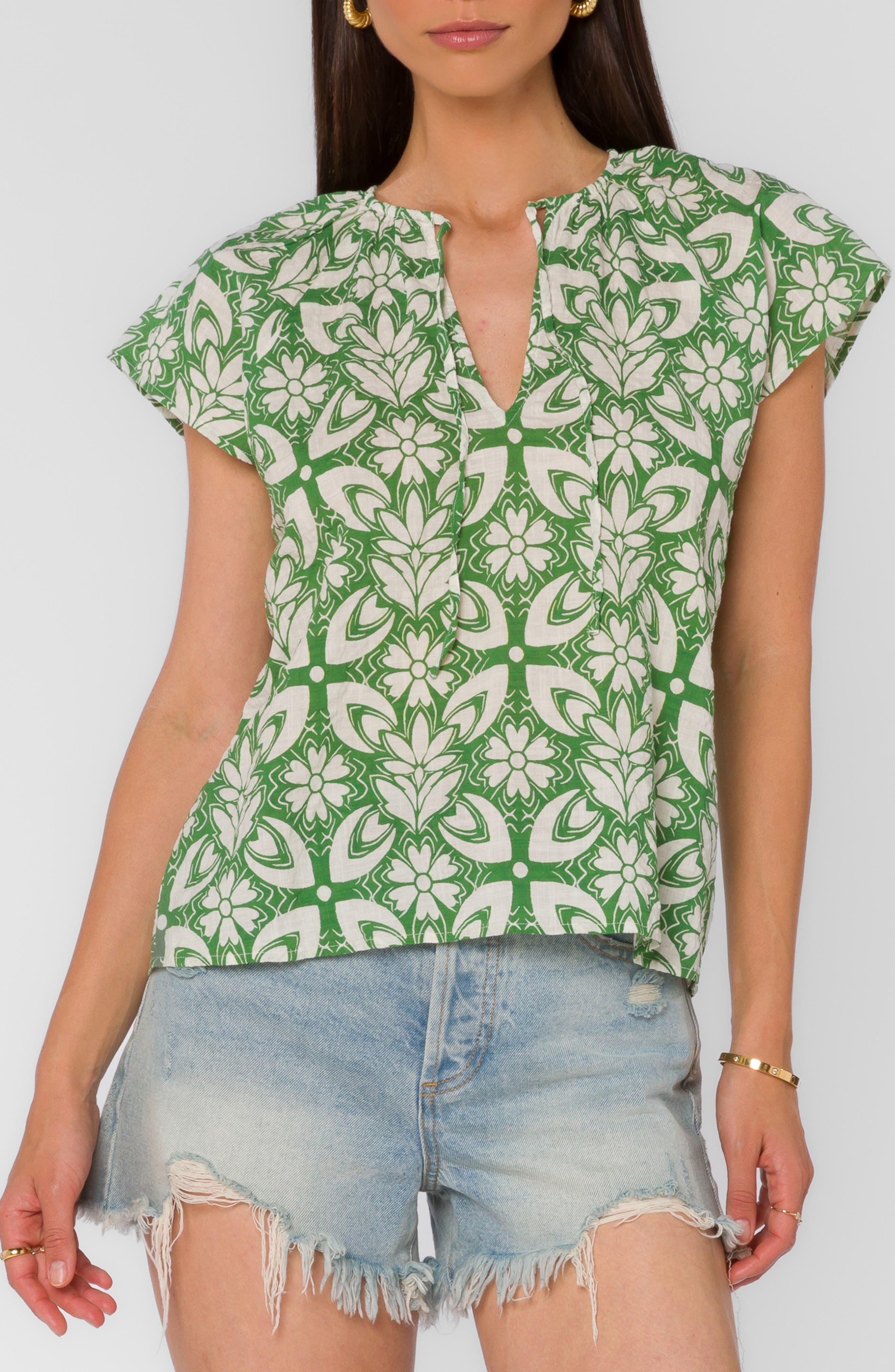 VELVET HEART Indie Split Neck Top
