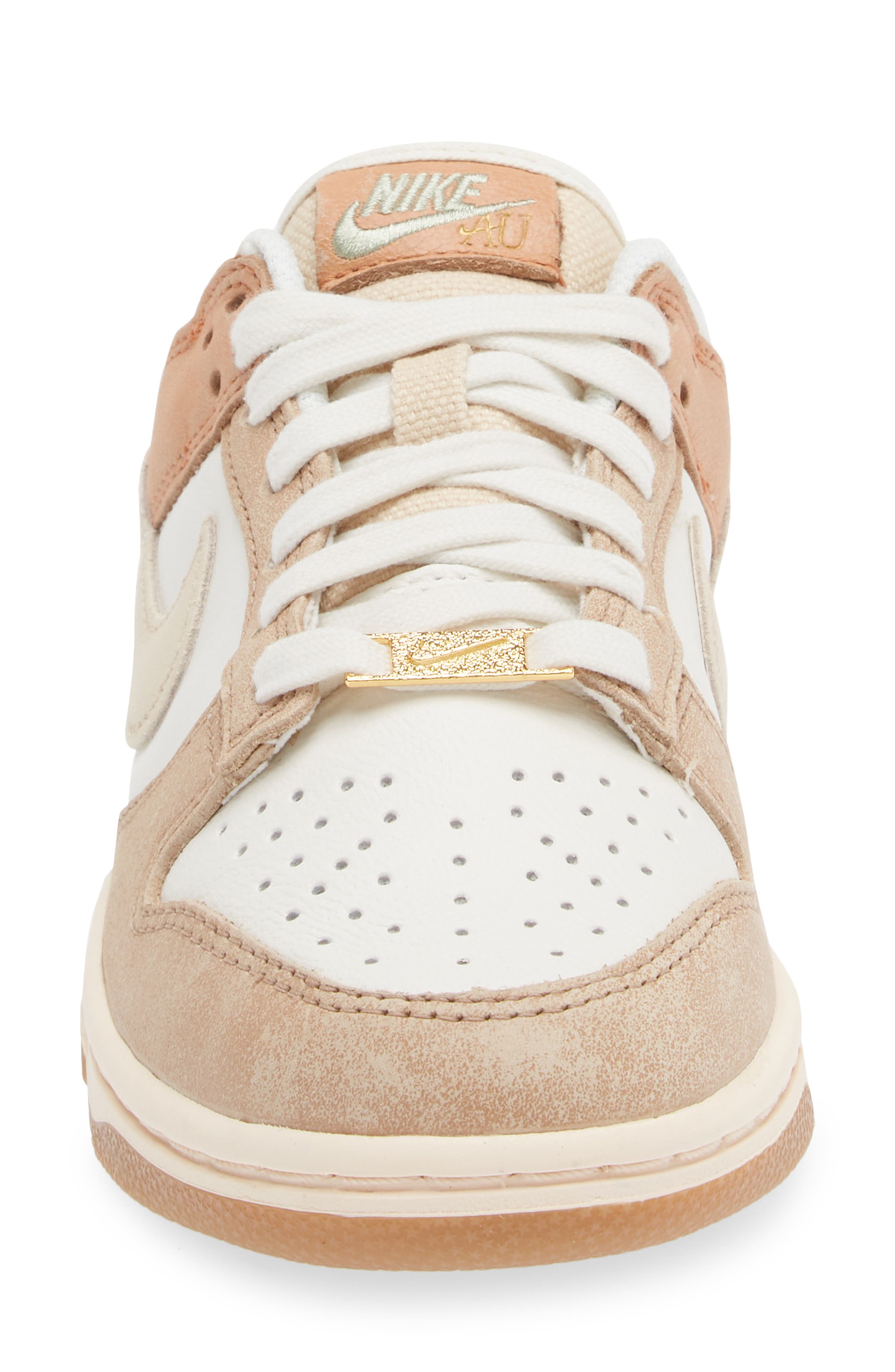 Nike Dunk Low SE Basketball Sneaker, Alternate, color, 