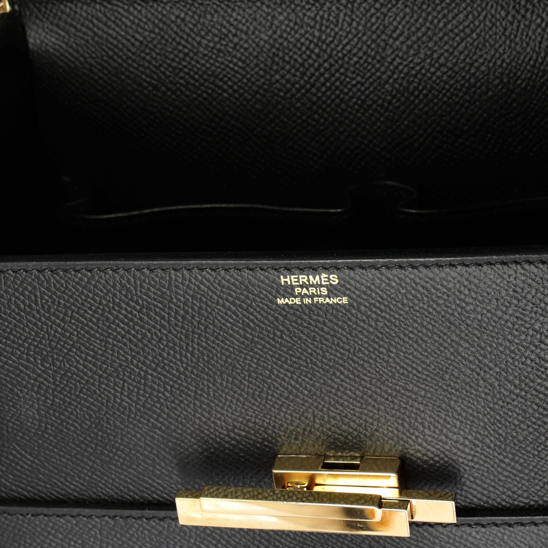 Pre-Owned Hermes Cinhetic Top Handle Bag Epsom, Alternate, color, Noir