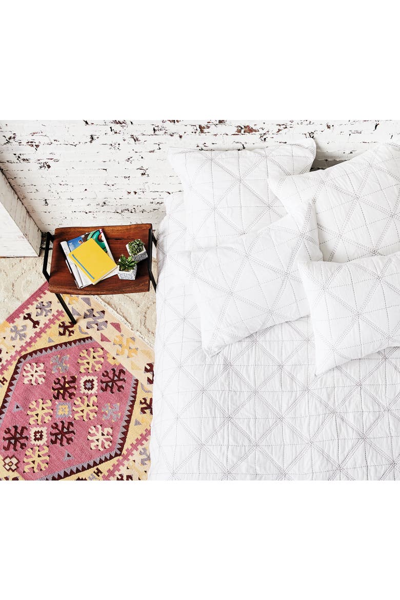 Harper Quilt, Alternate, color, White