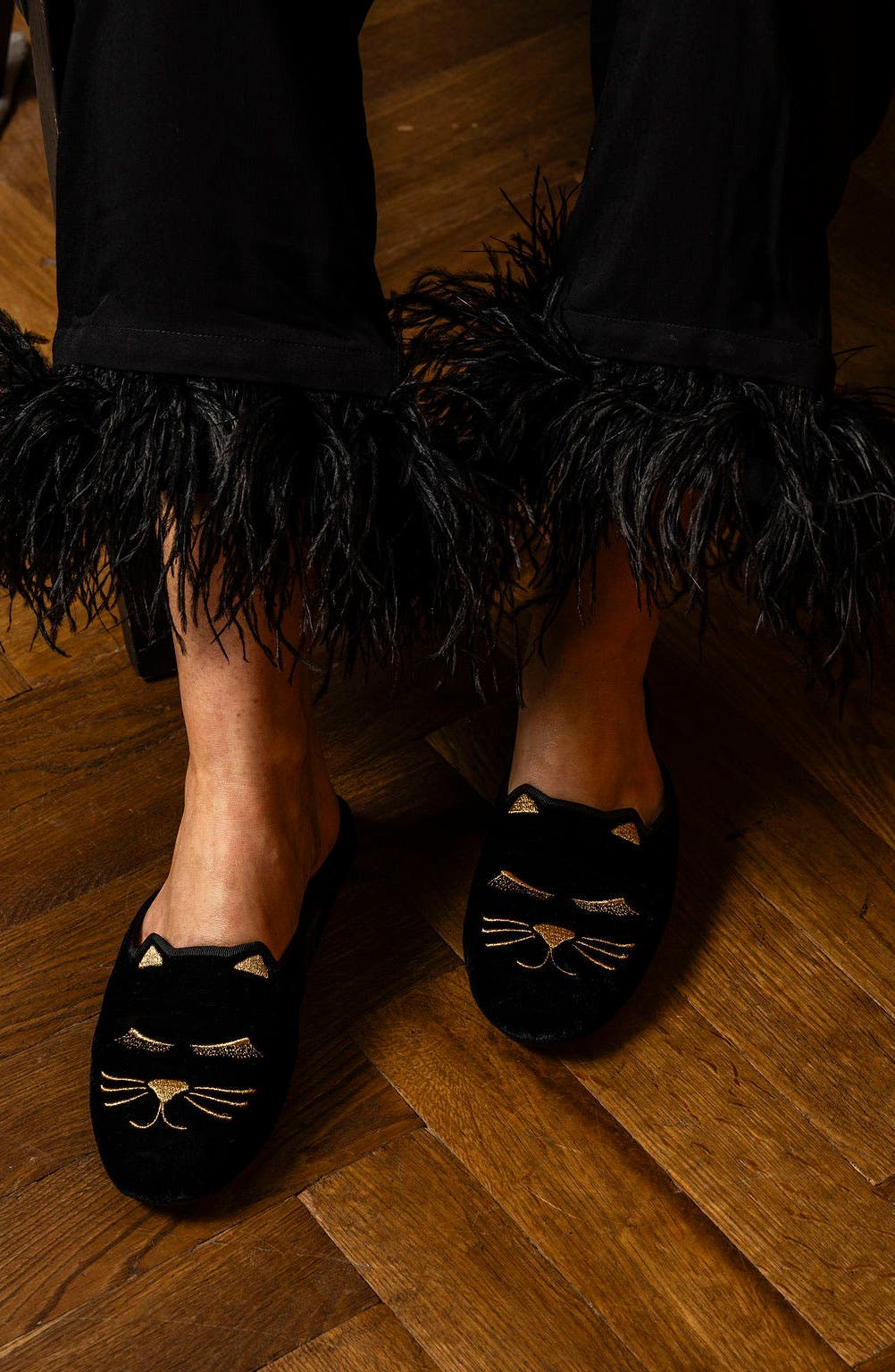 patricia green Winking Kitty Embroidered Slipper, Alternate, color, Black