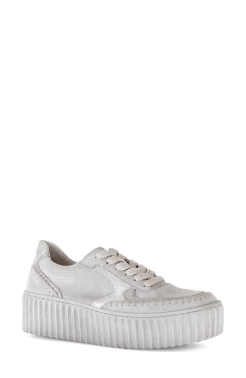 63.204 Platform Sneaker (Women)