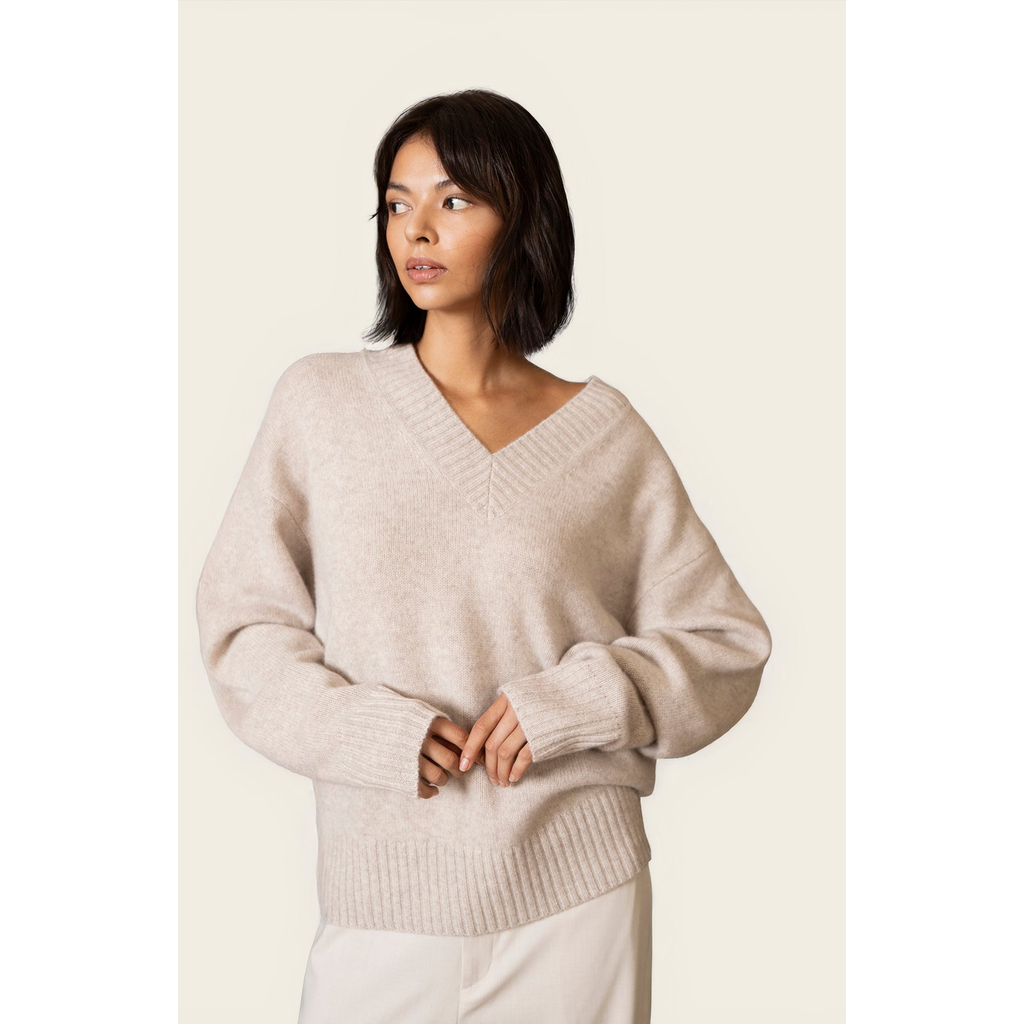 Italic Francesca Cashmere V-neck Sweater In Neutral