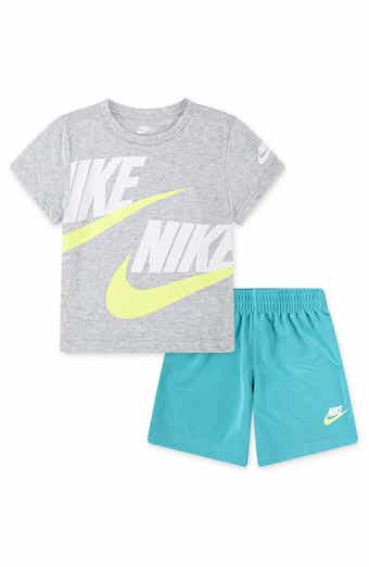 Nike Crew T-Shirt & Knit Shorts Set