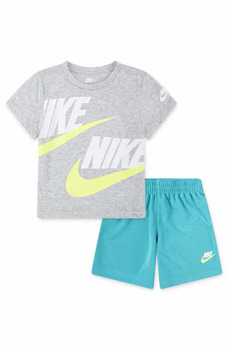 Nike Crew T-Shirt & Knit Shorts Set
