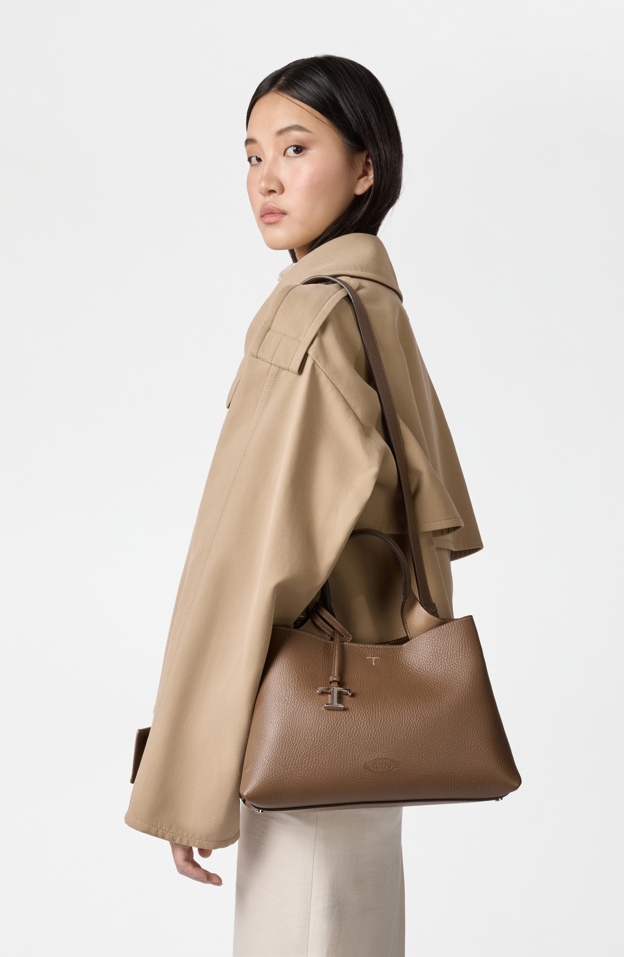 Tod's Apa Leather Top Handle Bag, Alternate, color, 