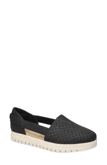 Easy Street Women's Fedra Comfort Slip-on Flats In Black