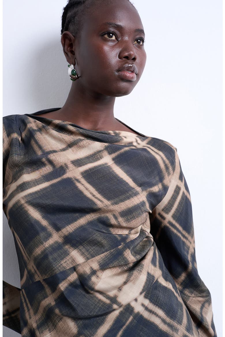 Print Asymmetric Top, Alternate, color, NAVY MULTI