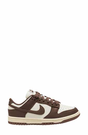 Dunk Low Basketball Sneaker