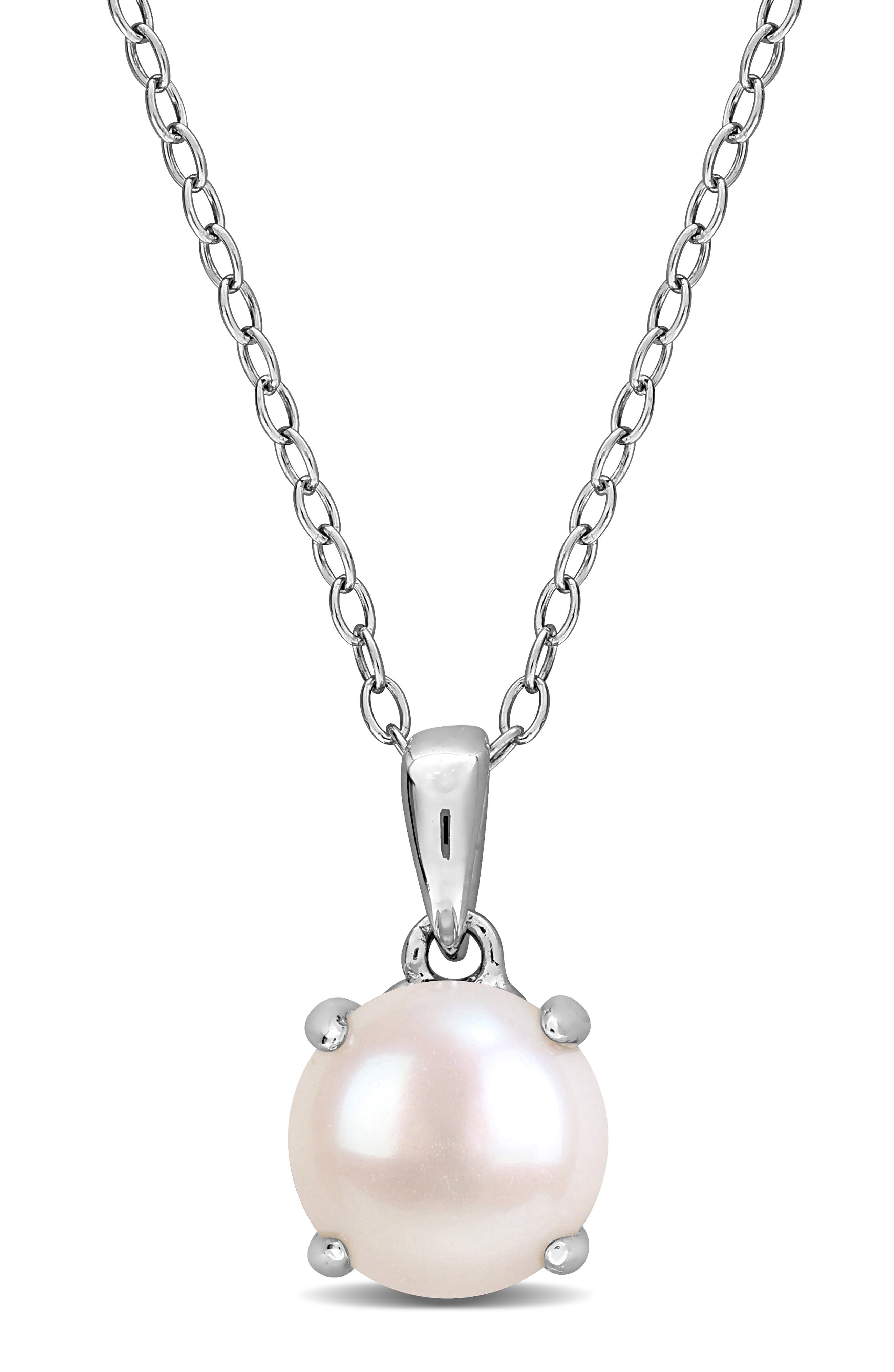 DELMAR 7.5-8mm Cultured Freshwater Pearl Pendant Necklace