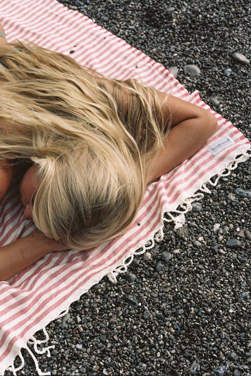 Sunkissed Sand Free Beach Towel In Bermuda Red