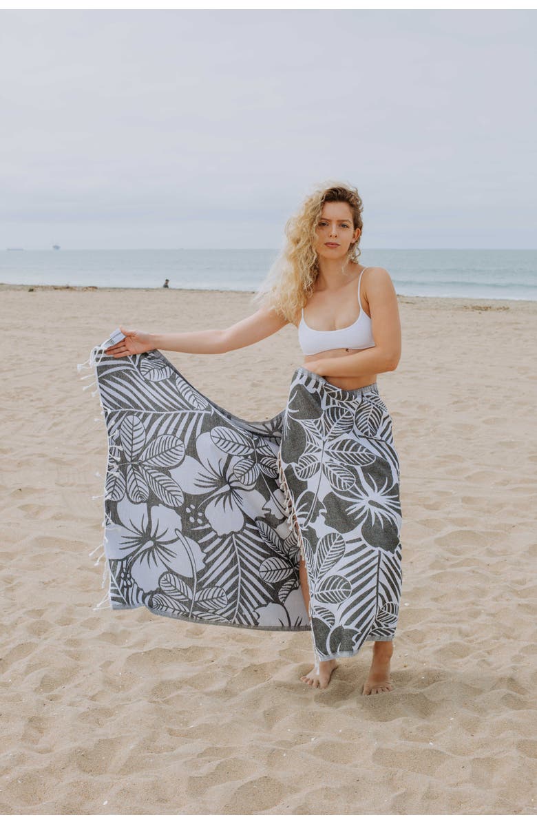 InfuseZen Hawaiian Flower Print Organic Cotton Reversible Turkish Towel, Alternate, color, Black